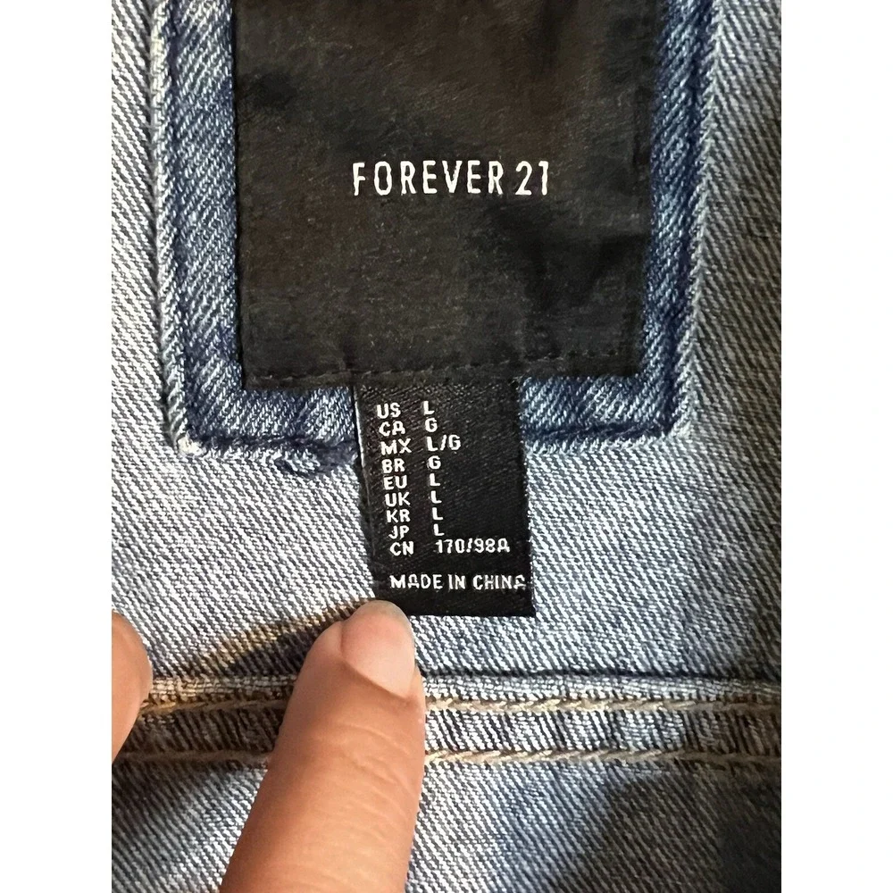 FOREVER 21‎ WOMENS DENIM JACKET SIZE L DISTRESSED DESTROYED BLUE OVERSIZED JEAN